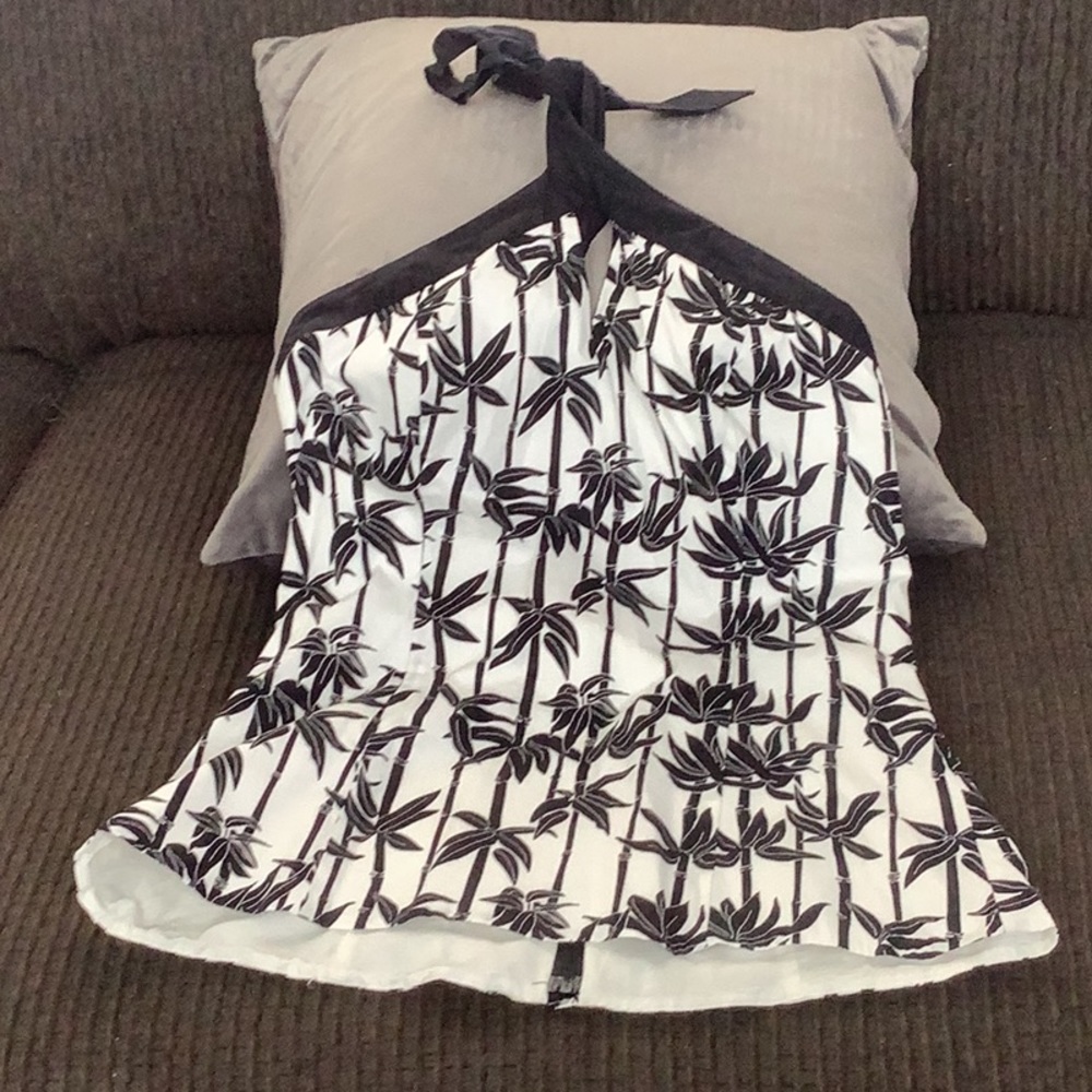 White House/Black Market Halter Size Small